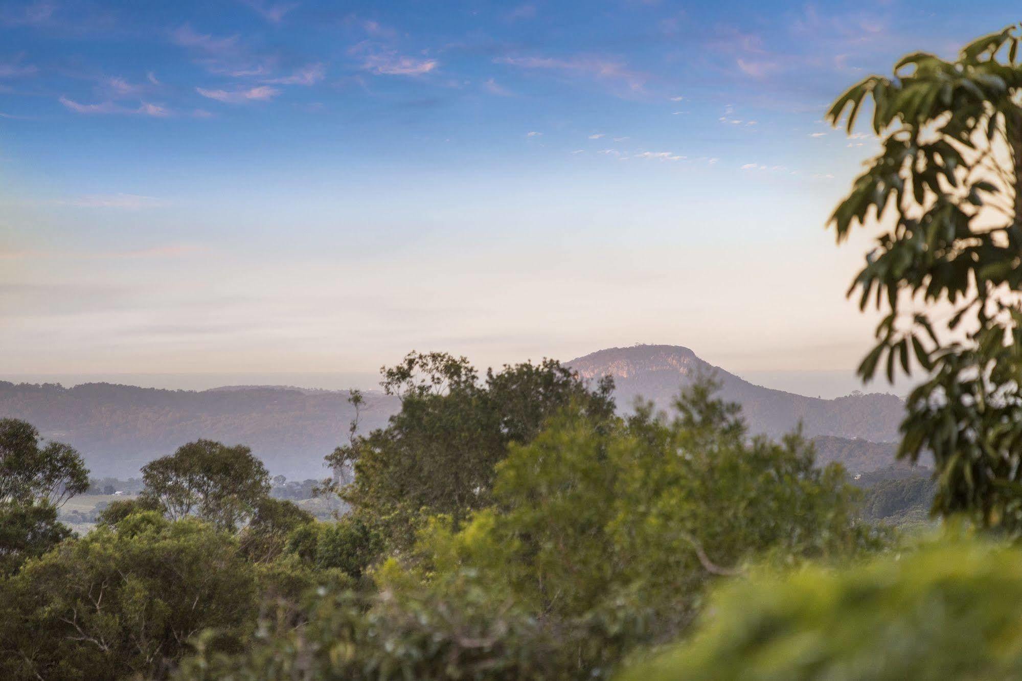 Eden Lodge Nambour Bagian luar foto