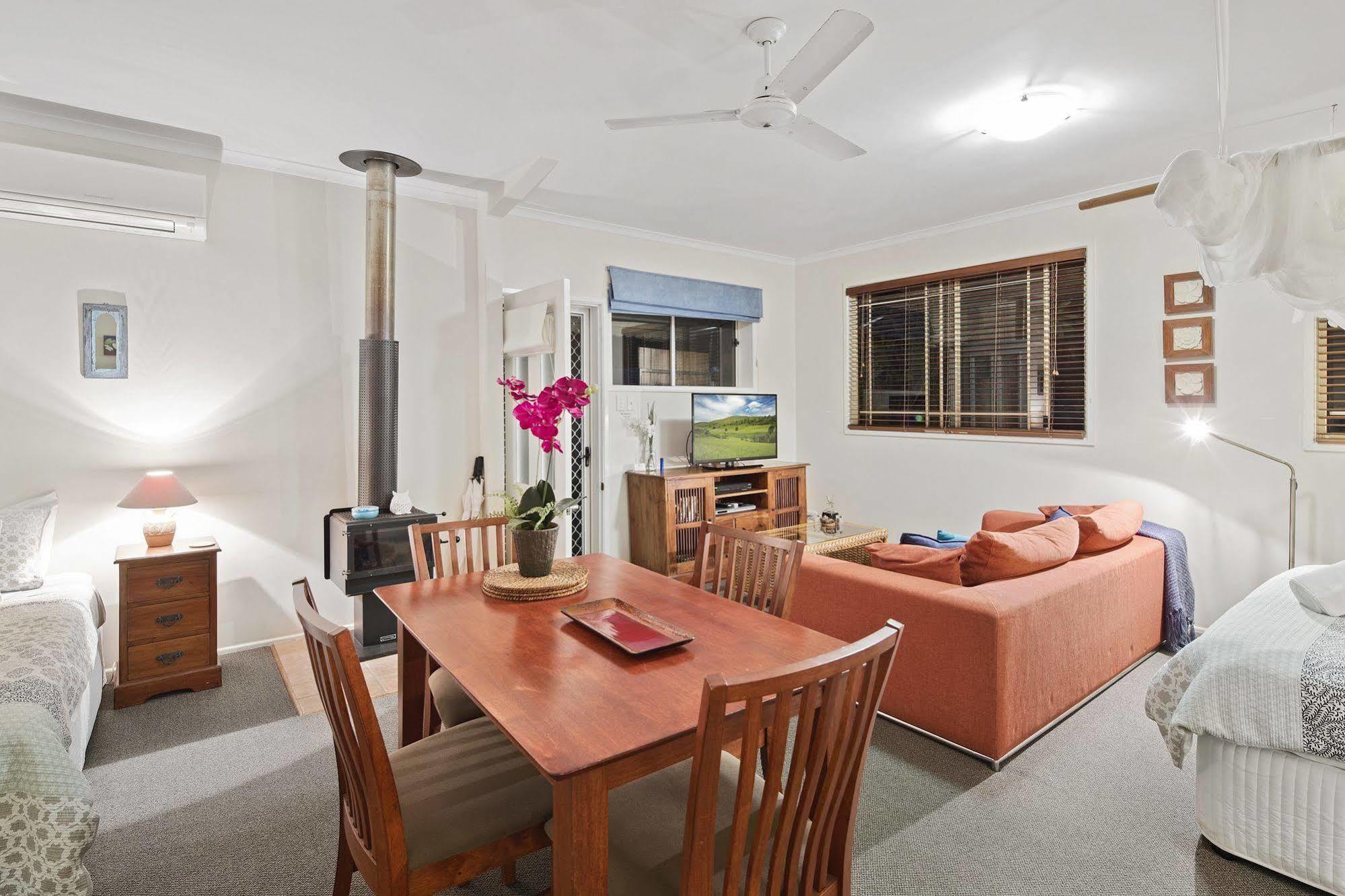 Eden Lodge Nambour Bagian luar foto